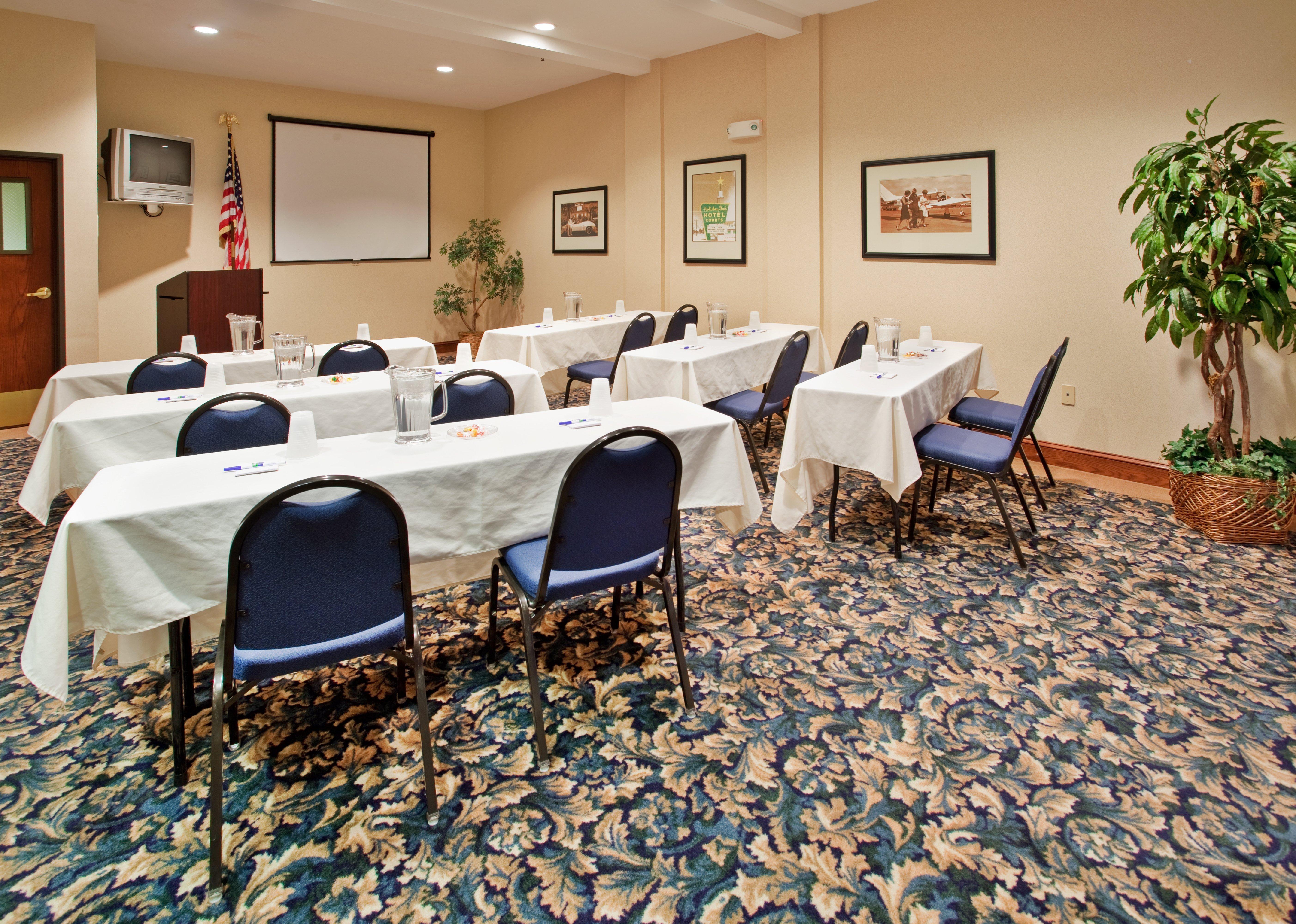 Holiday Inn Express Hotel & Suites Farmington, An Ihg Hotel Exterior foto